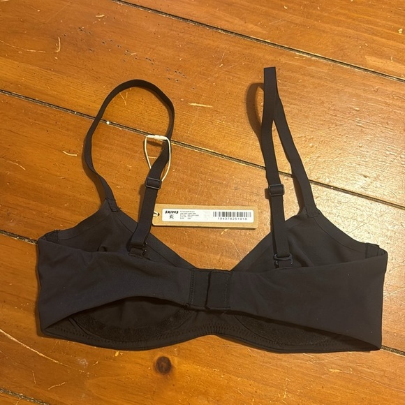 SKIMS Fits Everybody Unlined Demi Bra | Onyx | 32B - Picture 4 of 8